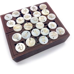 5pcs 15mm Shell Discs With Golden Letters Alphabet Charts