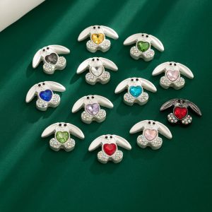 1pc 21mm Rhinestone Embeded Bunny Holding Heart Alloy Beads