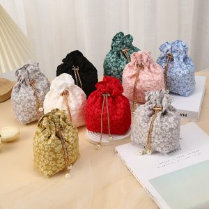 1pc 13*10cm Embossed Floral Pattern Chain Drawstring Jacquard Fabric Pouches
