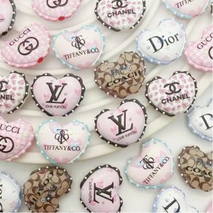 50pcs 27mm Designer Polka Dot Lace Embossed Heart Acrylic Beads